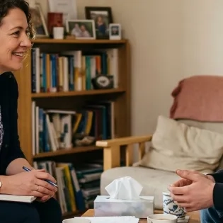 Técnicas de entrevista y diagnóstico social para profesionales de trabajo social | IBERO