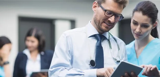 personal-de-calidad-en-salud-con-profesionales -medicos-ibero