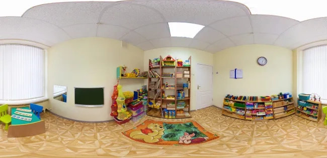 Estudiantes de Licenciatura en Educación Infantil virtual diseñando modelos de Evaluación del aprendizaje