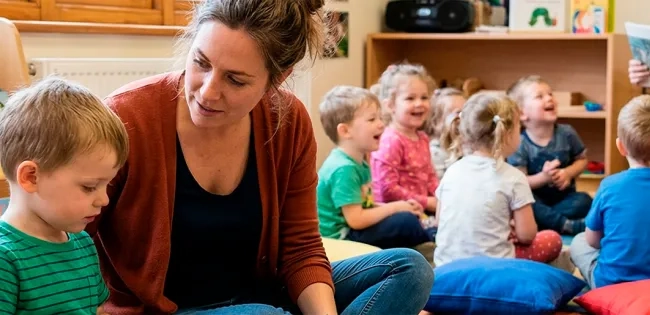 Señales de alerta en el desarrollo infantil de 0 a 5 años que docentes y cuidadores deben conocer | IBERO