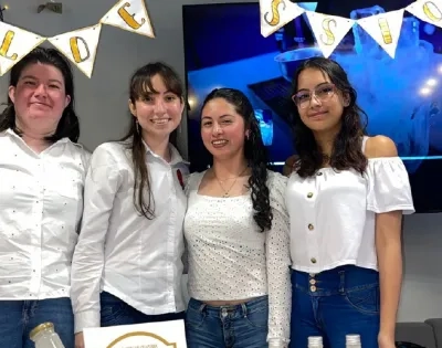 Marketing y negocios internacionales ibero se tomó la sede amalfi con el evento shark war