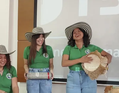 Mexicanas en la ibero pasantía de verano del programa delfín 2023