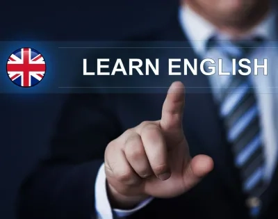 Estudiantes de Licenciatura en lenguas extranjeras preparándose para trabajos en ingles.