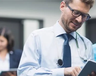 personal-de-calidad-en-salud-con-profesionales -medicos-ibero