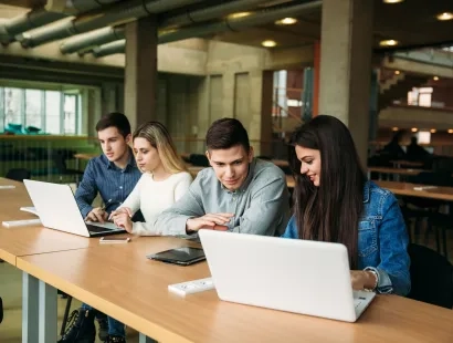 Pregrados presenciales en ciencias humanas y sociales