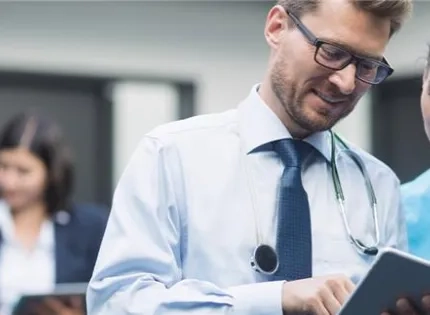 personal-de-calidad-en-salud-con-profesionales -medicos-ibero