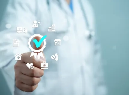 Médico interactuando con iconos digitales de servicios de salud y sello de calidad, simbolizando la acreditación y gestión eficiente del sistema de salud.