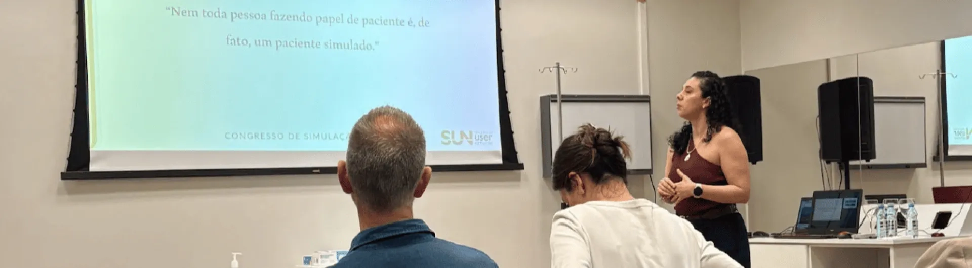 Fac. SaludMovilidad directora programas.png
