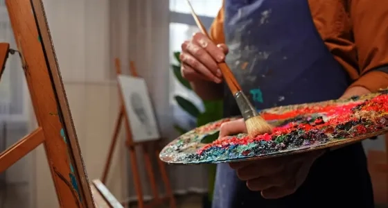 Educación artística enfocada en la pintura y el desarrollo de la creatividad